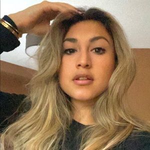 Meet your Posher, Daniela